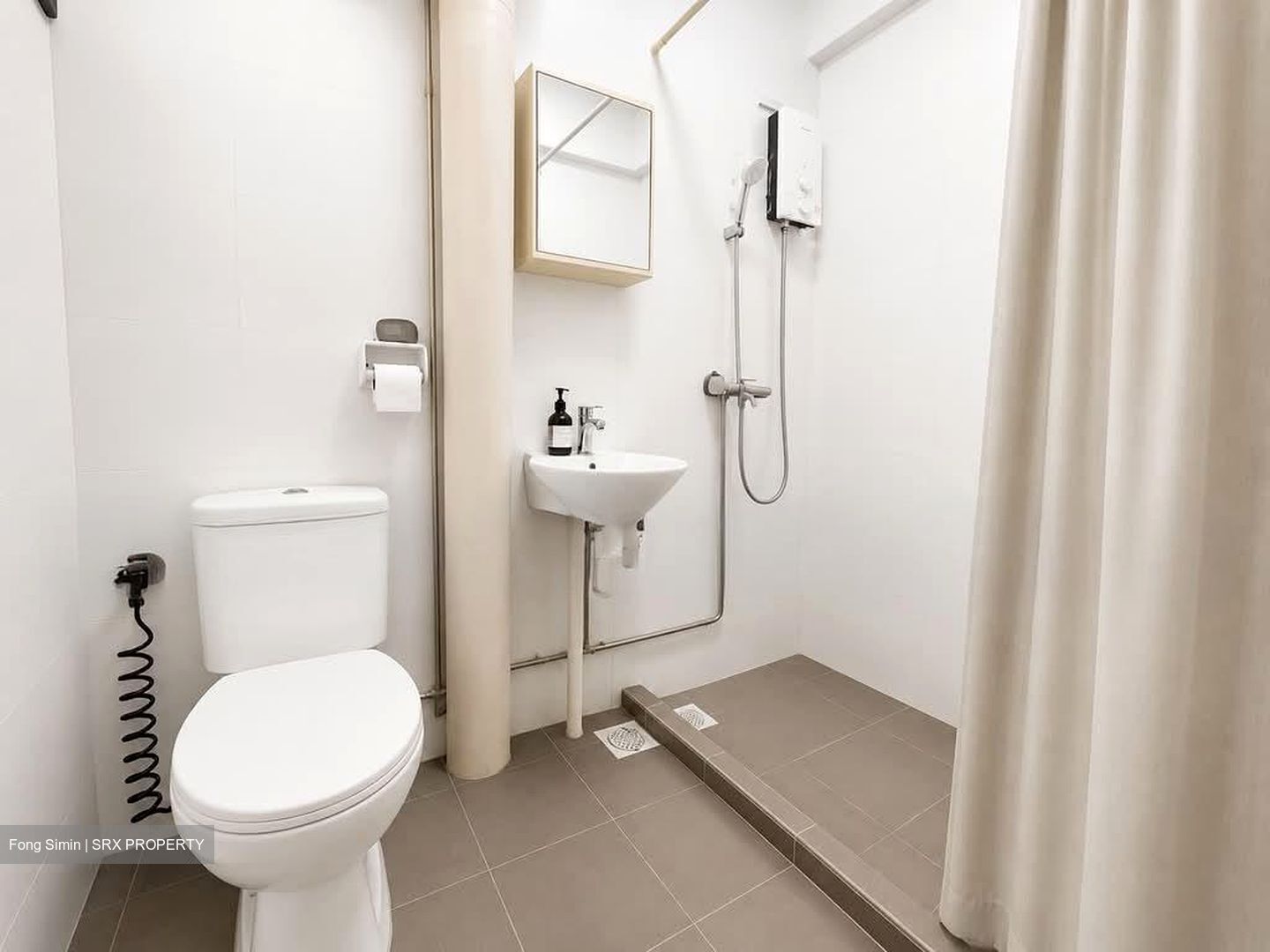 Blk 220 Jurong East Street 21 (Jurong East), HDB 5 Rooms #560569421